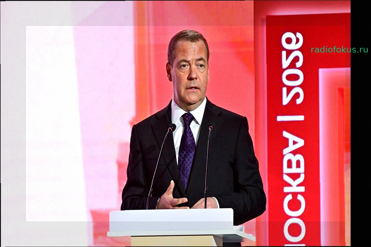Медведев: ВС РФ не будут разрушать культурные объекты, но на Украине есть «привлекательные цели»