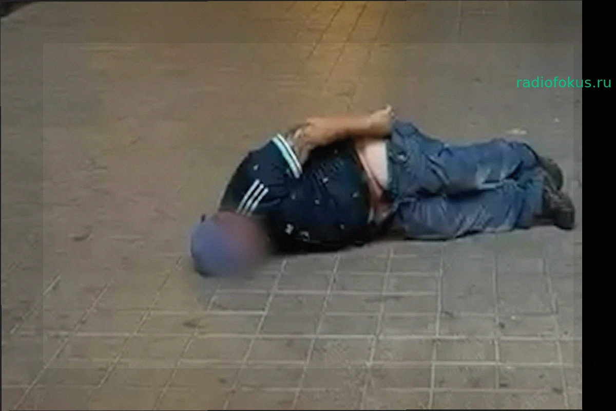 Пьяный турист ползет по Плайя-де-Пальма за пивом: скандал в разгар сезона